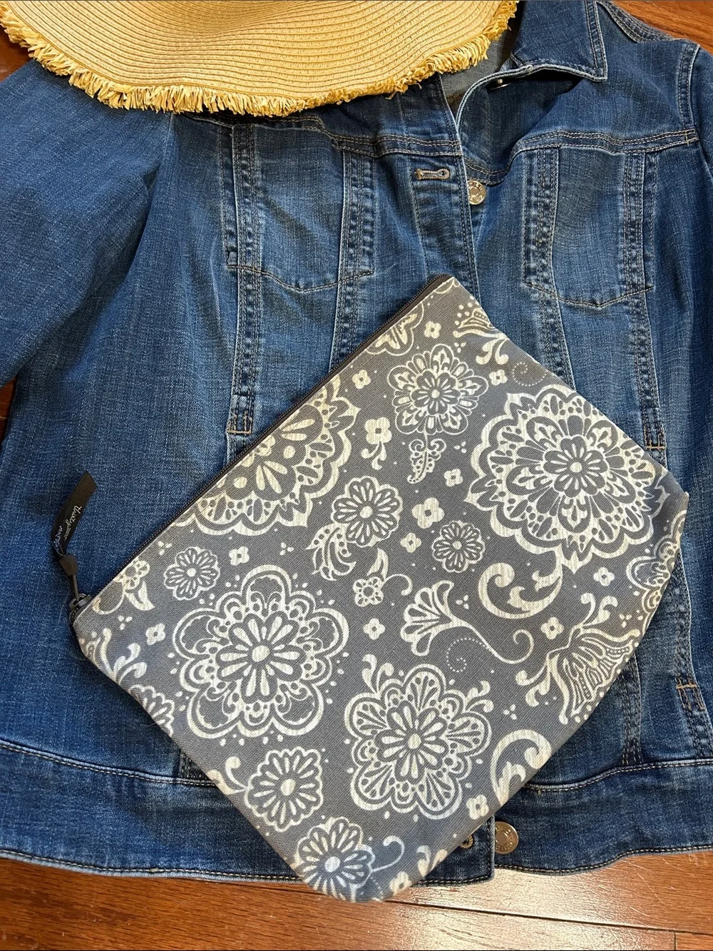 Thirty-One Woodblock Zip Pouch